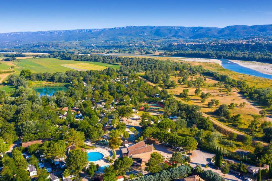 mobil home tout confort 6 personnes climatisé au pied du Luberon La Roque-d'Antheron Esterno foto