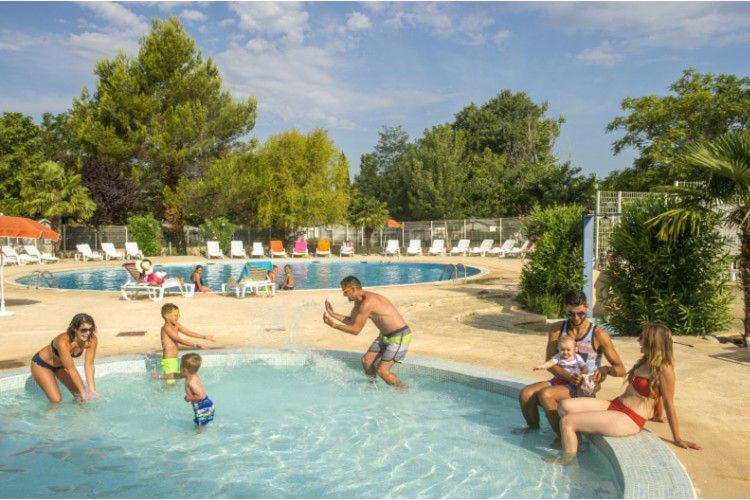 mobil home tout confort 6 personnes climatisé au pied du Luberon La Roque-d'Antheron Esterno foto