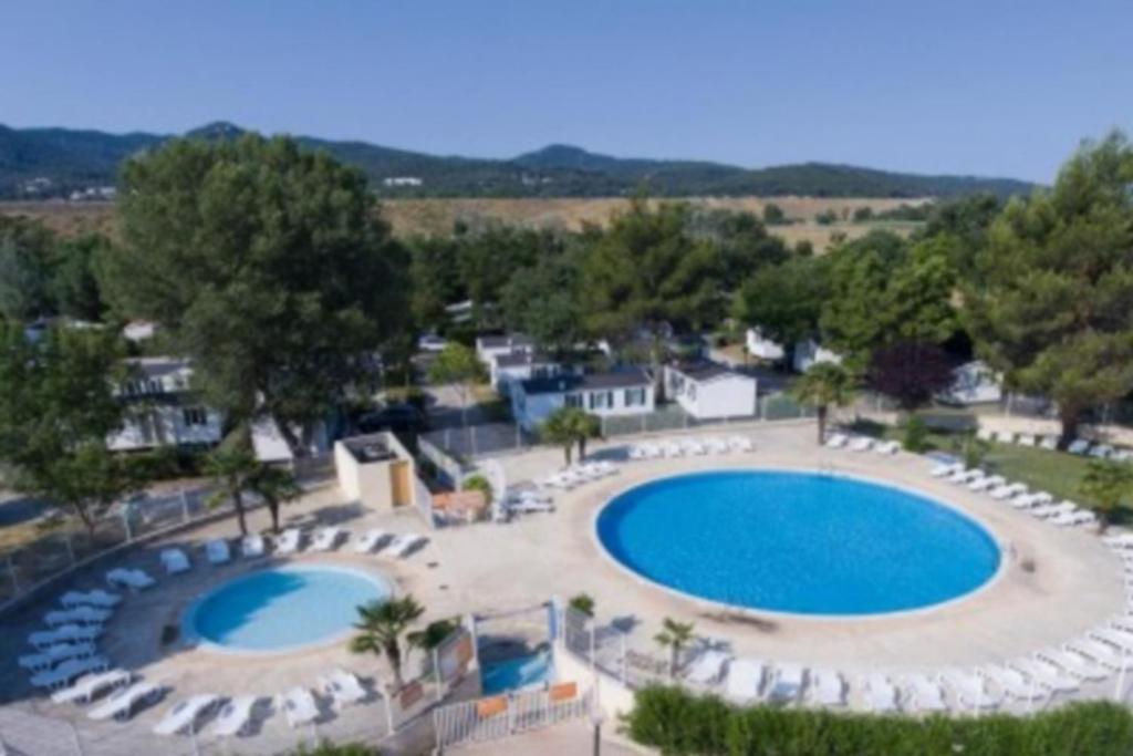 mobil home tout confort 6 personnes climatisé au pied du Luberon La Roque-d'Antheron Esterno foto